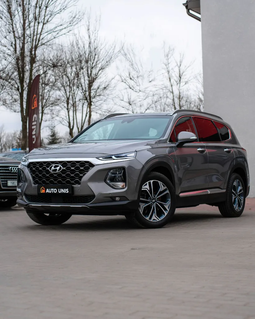 unsplash_L06cDoaVlTU_Hyundai - Santa Fe GL 4x4 .webp