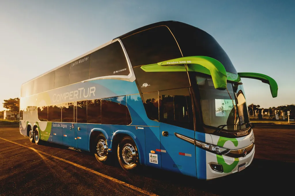 unsplash_T5jzpRTVF1U_bus.jpg.jpg.jpg.jpg.jpg.webp